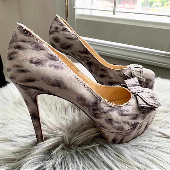 Gianni Bini Cloth Round Toe Platform Heels - Picture 2 of 12